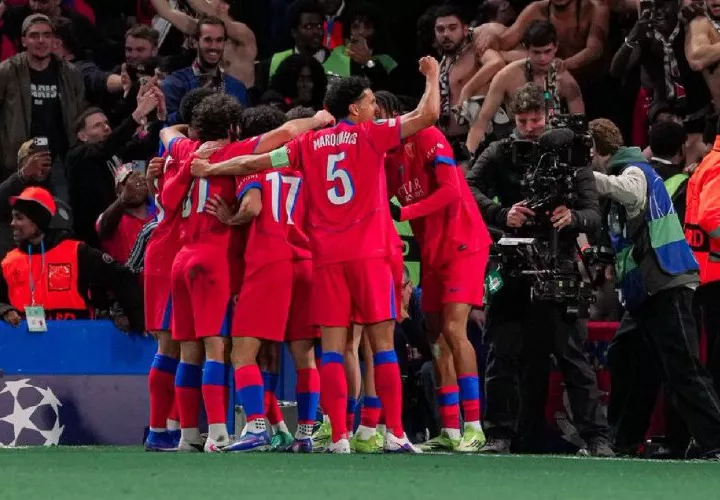 Jugadores del PSG celebran uno de los goles