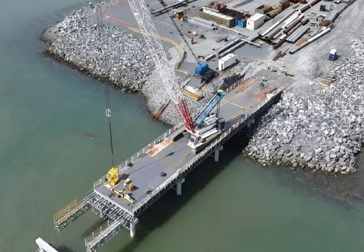 Trabajos del cuarto puente sobre el Canal.