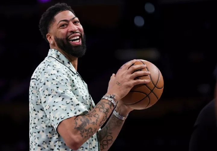 Anthony Davis, de los Wizards.