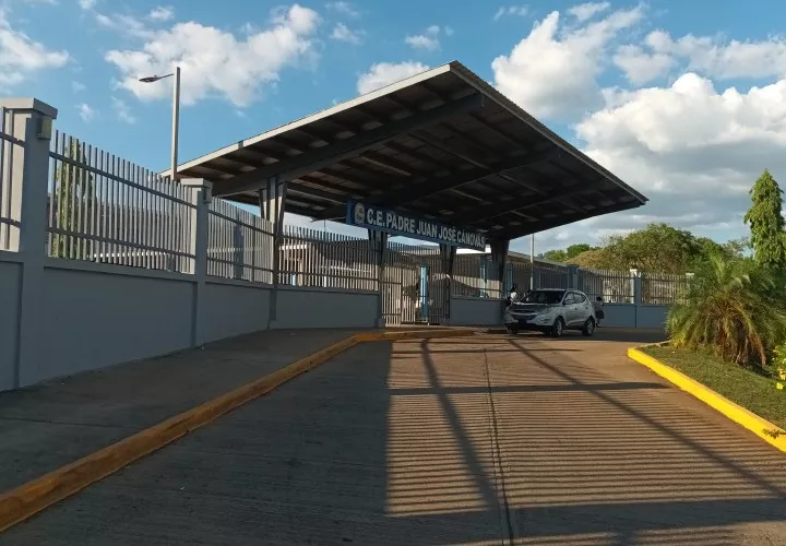 Colegio Padre Juan José Cánovas.