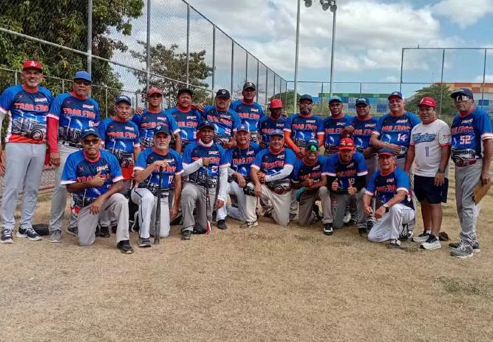 El equipo de los Traileros clasificó en el segundo lugar de la fase regular de la Liga de Softbol de 60 años y más de Panamá Este.
