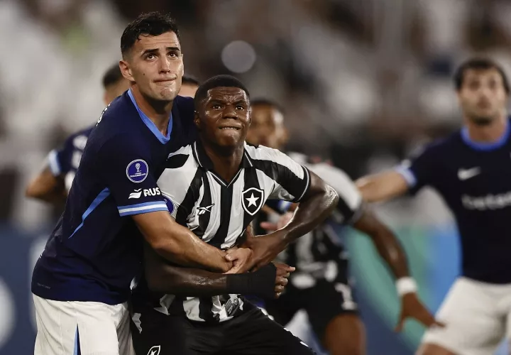 Kadir Barría durante el partido.