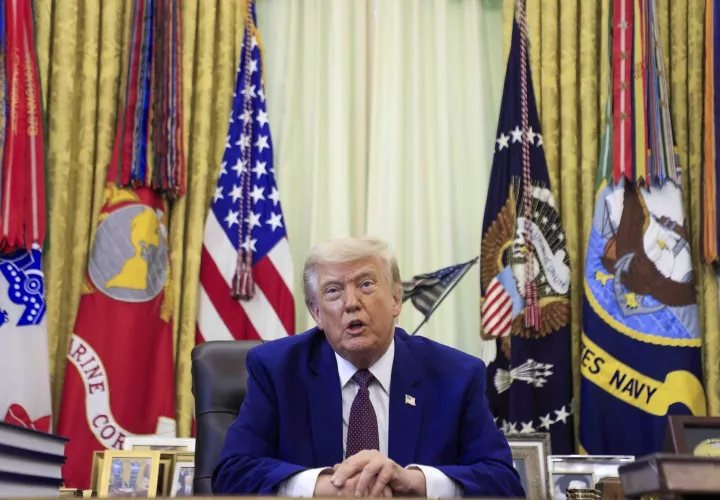 Trump enfurece tras revés legislativo por ofensiva contra Irán.