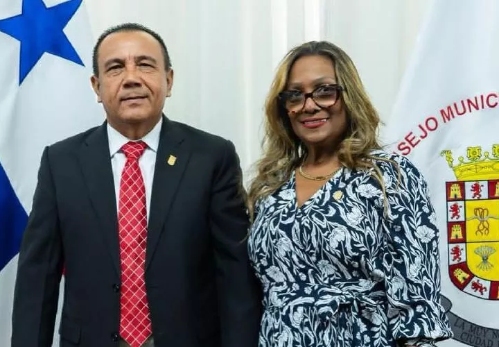 Dorindo Vega y Kira Ponce
