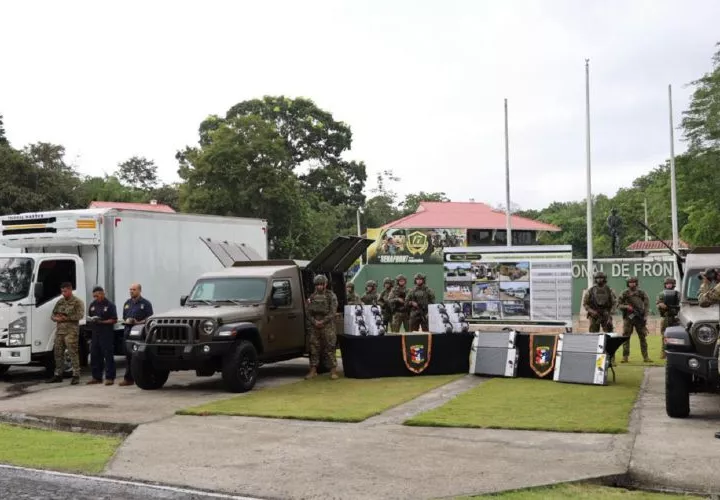 Entrega de equipos de seguridad.