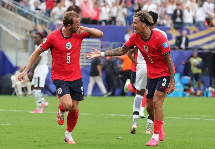 Harry Kane (i) celebra uno de sus goles anotados en la fase de grupos de la Copa Mundial de la FIFA 2026.