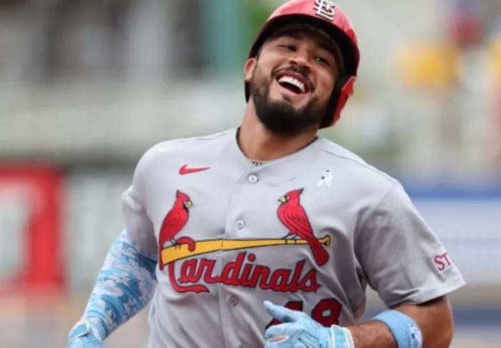 Iván Herrera, de los Cardenales de San Luis.