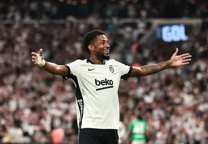 El lateral panameño Michael Amir Murillo celebra al anotar su gol en el partido en el que su equipo, el Besiktas de Turquía, venció 3-0 al Kauno Zalgiris de Lituania.