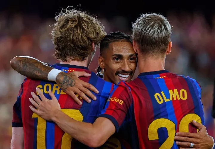 Anthony Gordon, Raphinha y Dani Olmo.
