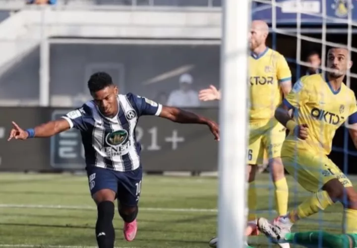 Edgar Yoel Bárcenas celebra su gol.