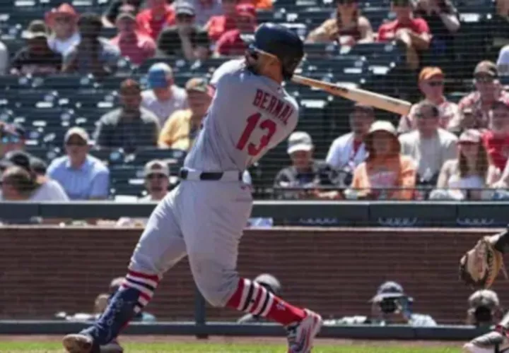 Leonardo Bernal, de los Cardenales.