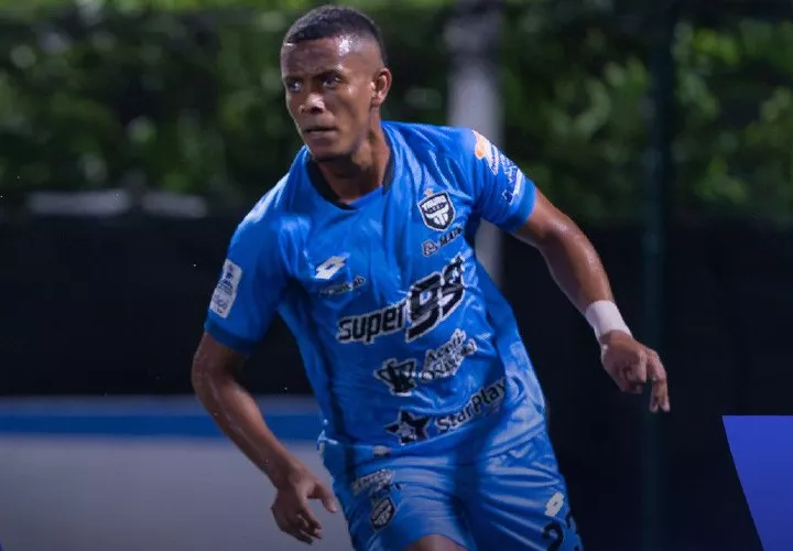 Johused Peñalba fue la figura en el triunfo del Tauro FC, al anotar los dos goles del encuentro que se disputó en el COS Sports Plaza.