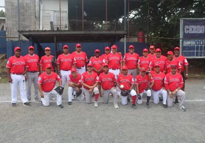 El equipo de los Almendros obtuvo una victoria en la última jornada al superar 11-5 a Thunder.