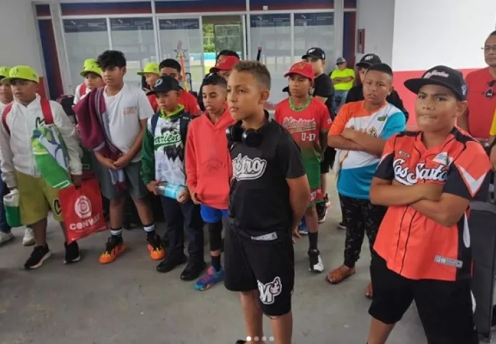 Jugadores de la Preselección Nacional U-10 de Béisbol. Foto: Fedebeis