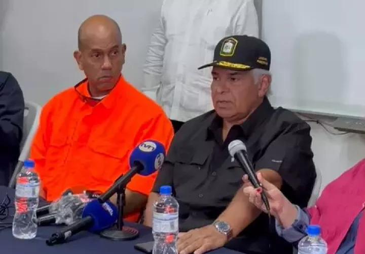 Presidente Mulino junto a director de Sinaproc, Omar Smith.