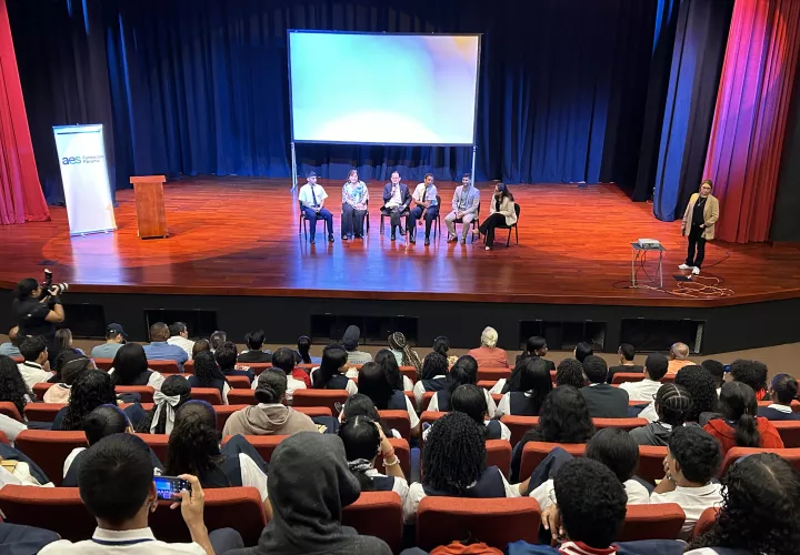 Participaron estudiantes y docentes del Colegio Abel Bravo. Foto: Cortesía