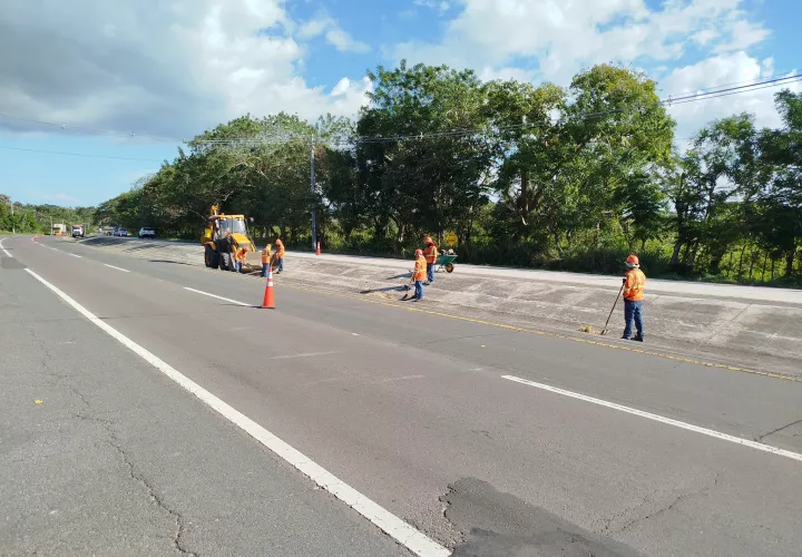 Trabajos de reparación en vías del país.