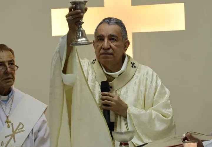 Monseñor José Domingo Ulloa.