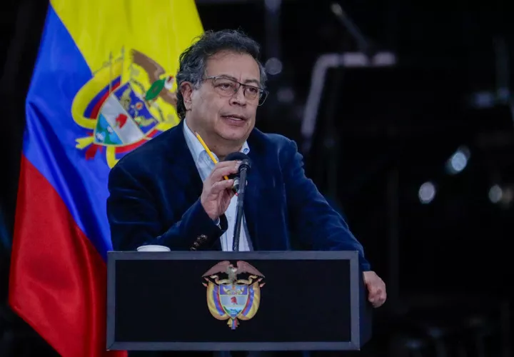 Gustavo Petro, no irá, investidura, Nicolás Maduro, no fueron libres