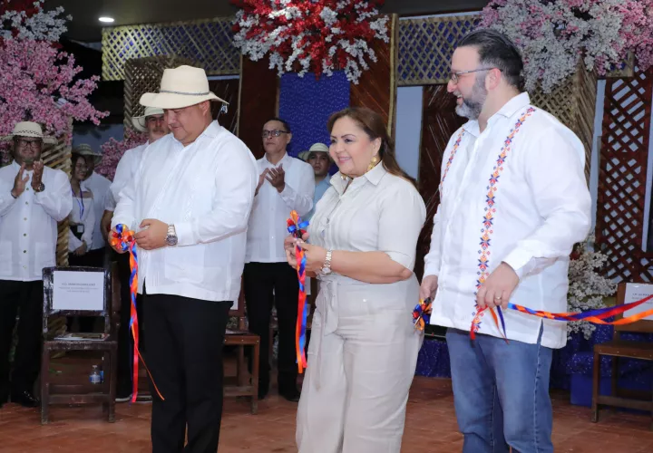 Inauguración de la feria artesanal y agropecuaria de Ocú. Foto: Cortesía