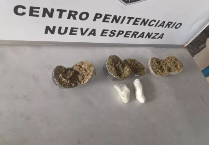 Marihuana y cocaína con intención de introducirla al penal.