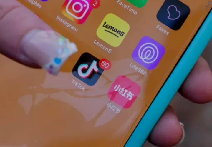 El Tribunal Supremo de EE.UU. dio el viernes luz verde a una ley que obliga a TikTok a suspender sus operaciones en el país antes del 19 de enero. Foto: EFE