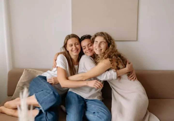 Cada 21 de enero se festeja el Día del Abrazo. Foto: Pexels