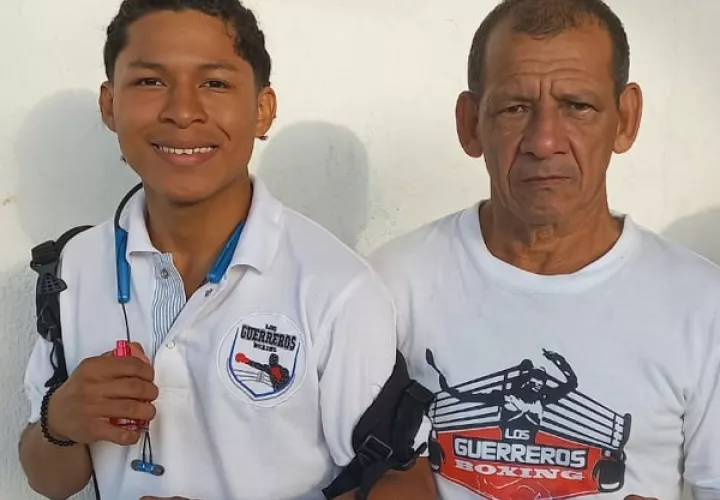 El púgil colombiano Camilo Buendía (izq.) debutará profesionalmente en el Boxing Challenge 6. Foto: Cortesía