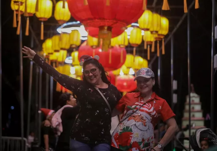 El Festival de Linternas Chinas estará en el Parque Omar hasta el 12 de febrero. Foto: Instagram 
