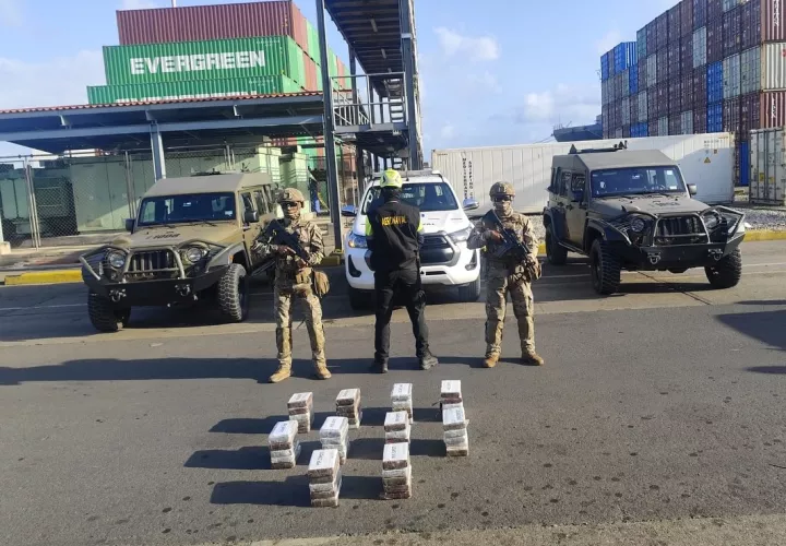 Incautación 50 paquetes de droga.