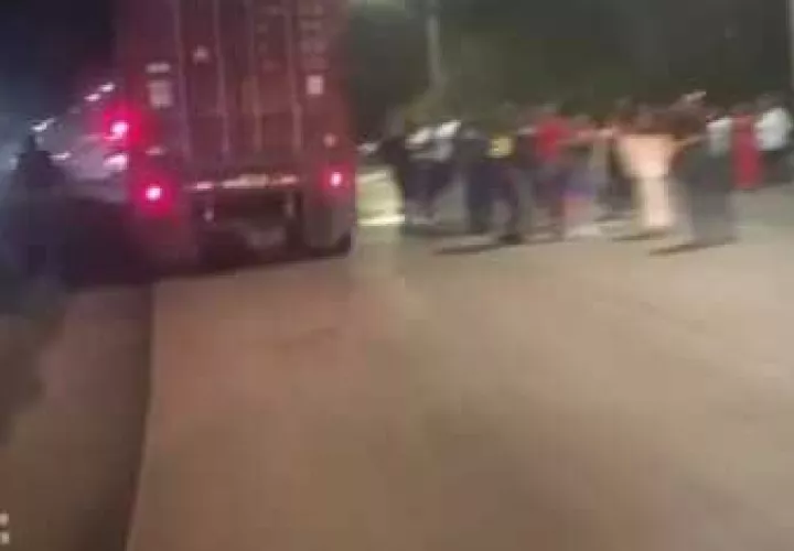 Cierre por residentes de Pacora.