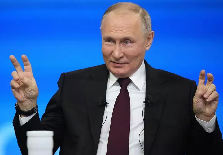 Vladímir Putin, Donald Trump, obedeciendo, moviendo la cola, Kremlin