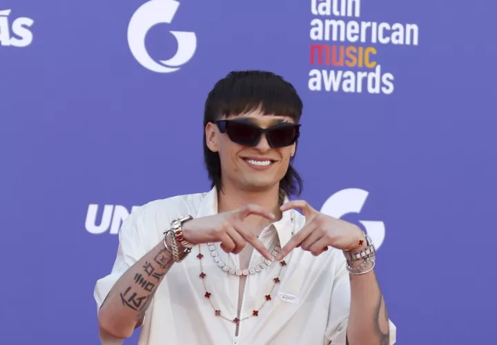 Peso Pluma, Cartel Sinaloa, Chapitos, apoyo, México, panfletos