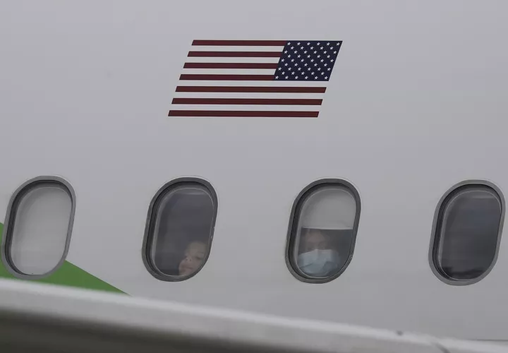 135 migrantes, 65 niños, Costa Rica, recibe, expulsados, EEUU