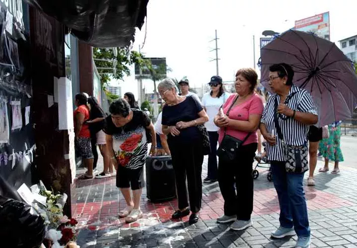 exigen justicia, familiares, víctimas, desplome, cúpula, Perú