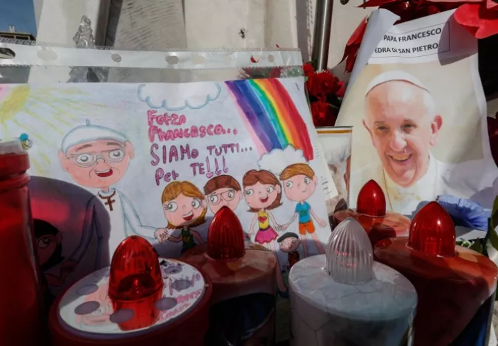 papa francisco, salud, tratamiento, estado crítico, bajo control