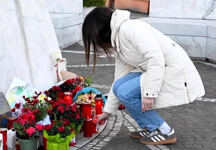 papa francisco, salud, tratamiento, leve mejoría, Vaticano