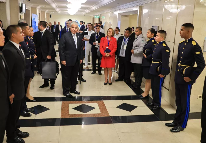 Saludos a los cadetes panameños.