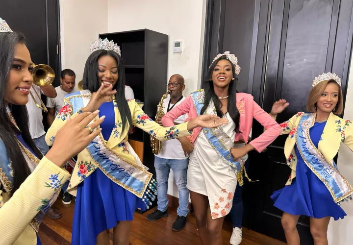La reina y sus princesas engalanan la fiesta en la provincia de Colón.