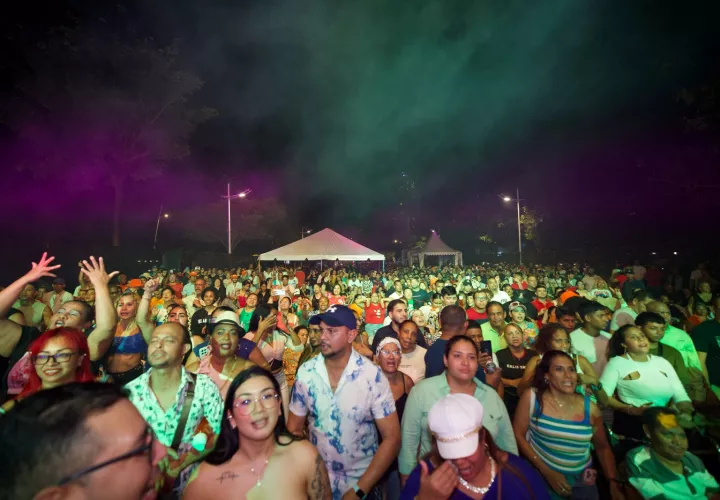 Más de 10 mil personas vivieron la magia del Festival Carnavalístico en la Cinta Costera. Foto: Cortesía