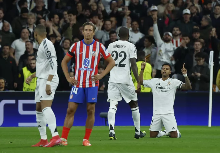 Rodrygo, tras conseguir el primer gol del equipo madridista. /Foto: EFE
