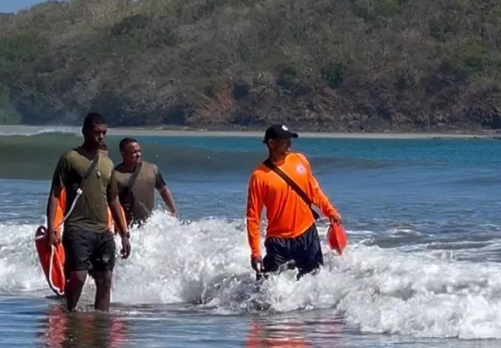 Labor de búsqueda y rescate en playa Venao.