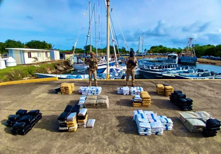 Los 412 paquetes de droga decomisados en Cuango, Colón.