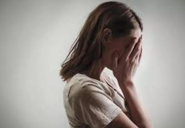 En varios ocasiones perjudicó a la menor de 15 años.  (Foto:Ilustrativa)