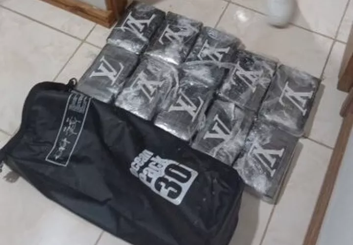 Los paquetes de droga etiquetados con marca de lujo.