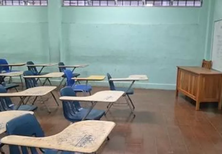 Aulas escolares vacías.