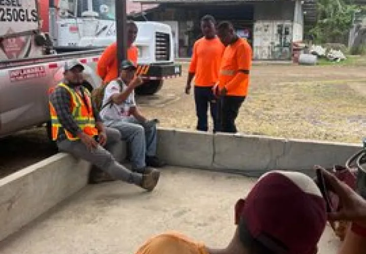 Los obreros del Suntracs se suman  a la huelga.