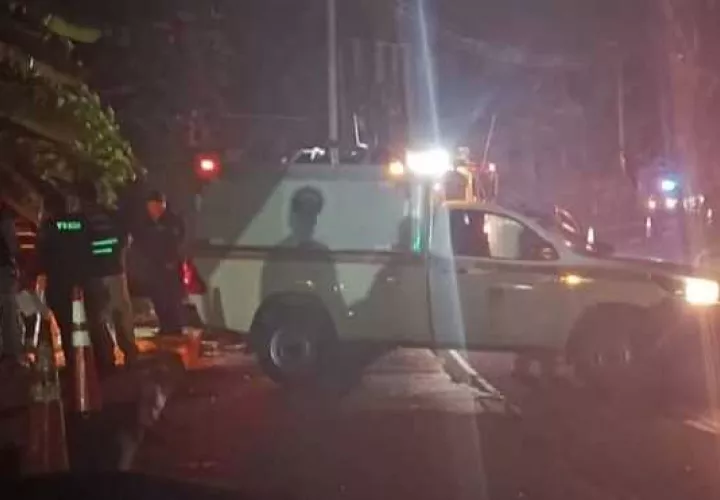 Escena del accidente de tránsito donde murió el agente policial.