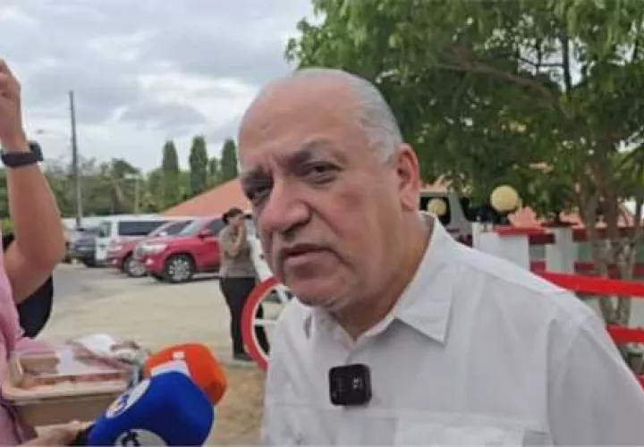 El diputado Camacho participó en el convivio, pero se retiró temprano por compromisos.