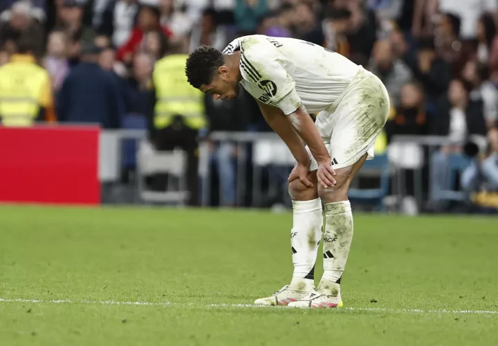 Bellingham tras la derrota de su equipo en el partido de LaLiga entre el Real Madrid y el Valencia. /Foto: EFE